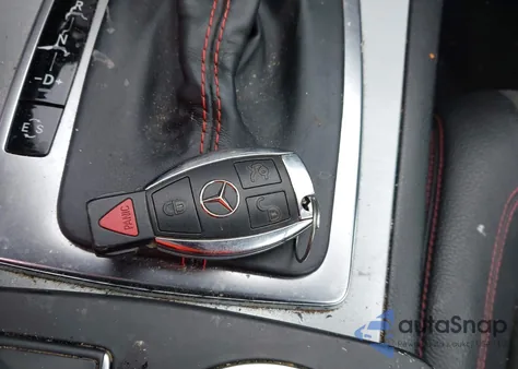 2014 Mercedes-Benz C 250 z USA, uszkodzony, nr VIN WDDGJ4HB0EG289247